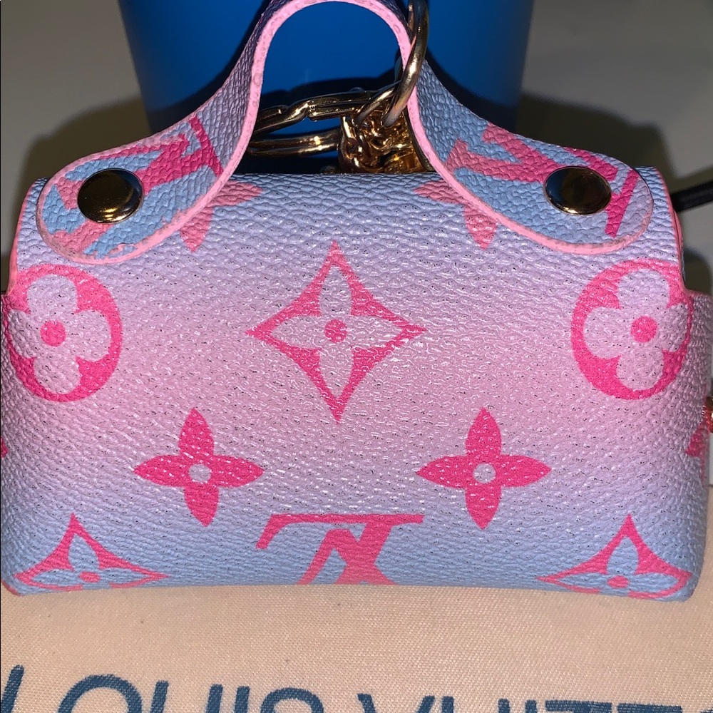 Monogram Mini pouch purse/bag keychain - Picture 3 of 8